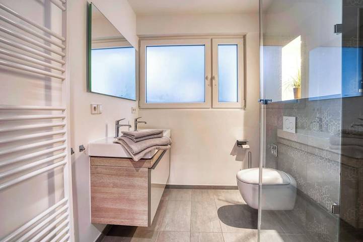 Ferienwohnung für 4 Personen, mit Balkon und Whirlpool in Wiesbaden - 2