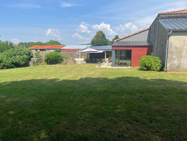 Location de vacances pour 14 personnes, animaux acceptés à Pouzauges - 4