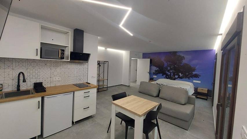 Casa rural para 3 personas, con vistas además de jardín y balcón en Els Ports