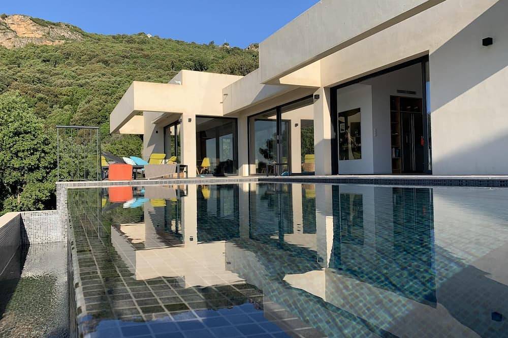 Prestigious villa U Scogliu in Erbalunga in Erbalunga, Brando