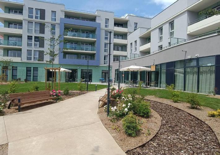 Location de vacances pour 2 personnes, avec jardin ainsi que piscine et sauna, animaux acceptés à Belfort - 2