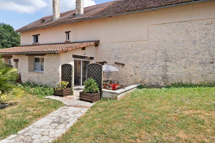'Gite Cosy En Pierres Apparentes' House with Private Pool, Private Terrace & Shared Garden in Fossemagne, Périgord Noir