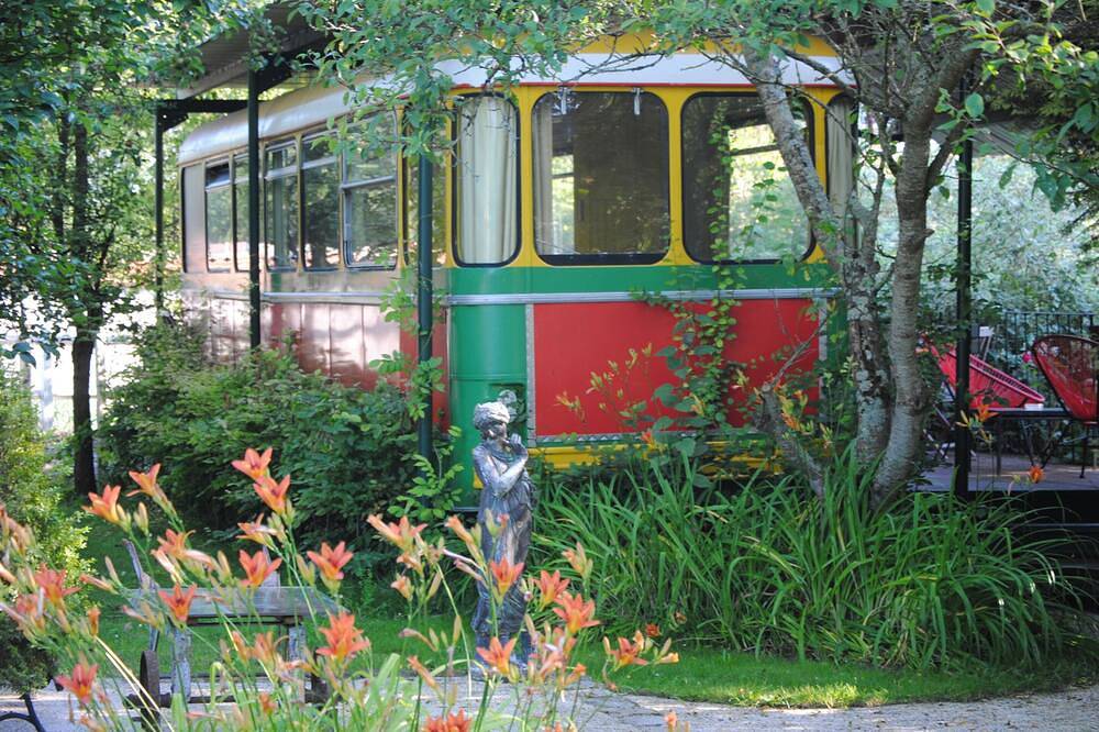Camping pour 2 Personnes dans Marchais, Aisne