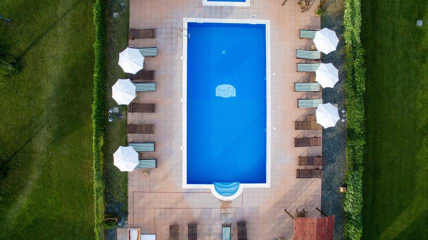 Bungalow 'Stella 2' con piscina condivisa, terrazza privata e aria condizionata in Bibbona, Costa degli Etruschi