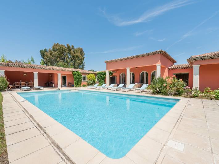 Ferienhaus für 8 Personen, mit Terrasse und Garten in Grimaud