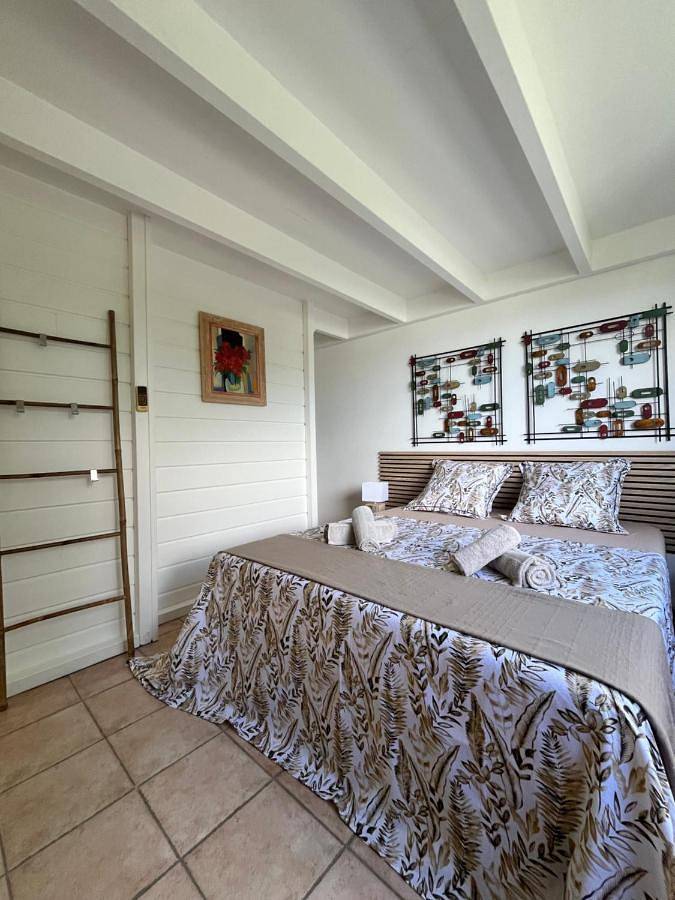 Gîte pour 4 personnes, avec vue ainsi que piscine et jardin dans Plage Leroux - 3