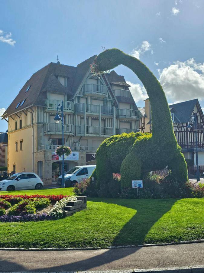 Appartement entier, Vue mer panoramique, Centre de Villers, 2 balcons, Parking privé in Villers-sur-Mer, Région de Lisieux