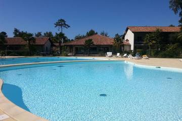 Gîte pour 4 personnes, avec piscine et jardin à Ondres