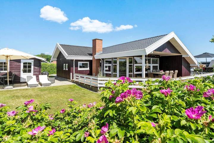 Ferienhaus für 6 Personen, mit Terrasse und Sauna sowie Whirlpool