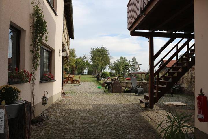 Ferienwohnung für 5 Personen, mit Terrasse und Garten