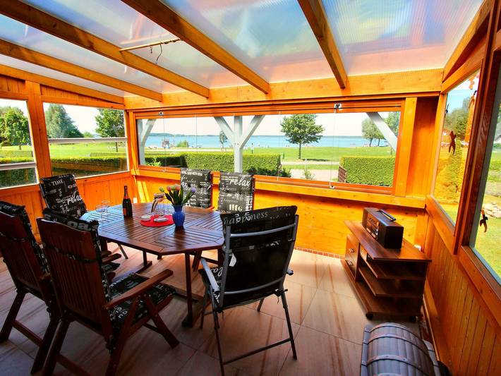 Ferienhaus für 7 Personen, mit Ausblick und Terrasse sowie Garten und Seeblick in Göhren-Lebbin - 4