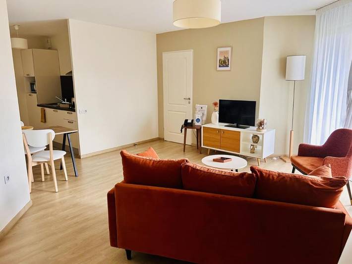 Location de vacances pour 2 personnes, avec vue et sauna ainsi que jardin et piscine à Panazol - 4