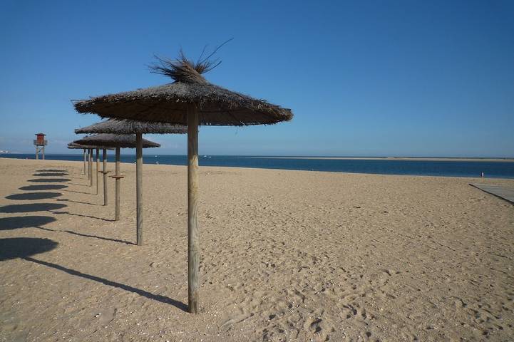 Ferienhaus für 6 Personen, mit Balkon und Terrasse sowie Garten und Pool in El Portil