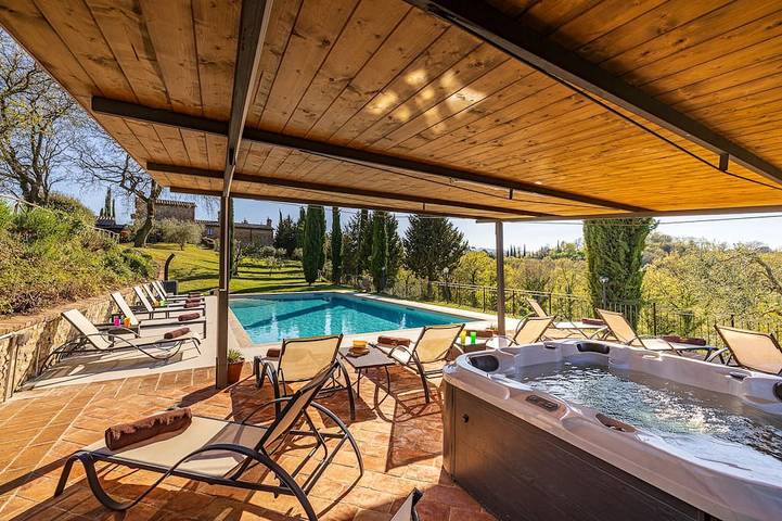 Villa for 16 people, with garden and hot tub - 1