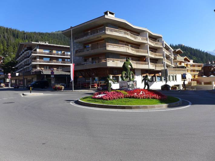Vacation rental for 4 people, with balcony and view in Montana (Switzerland)