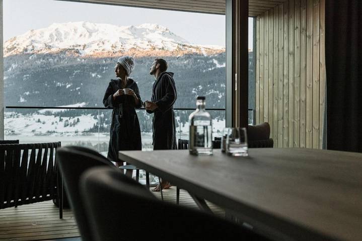 Ferienwohnung für 2 Personen, mit Balkon und Whirlpool sowie Sauna und Seeblick