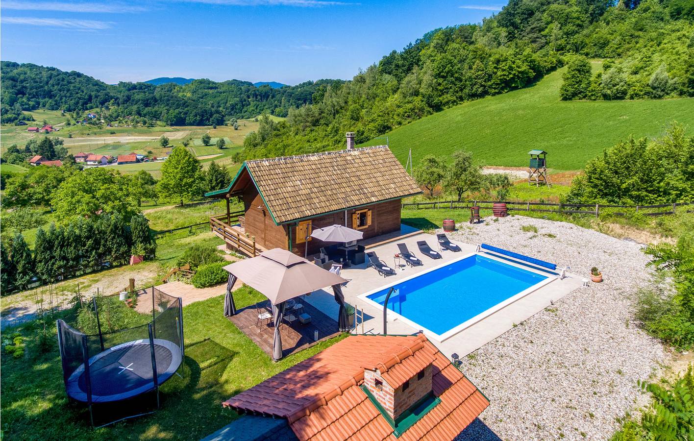 Modern appartement met 1 slaapkamer, zwembad, wifi en terras in Krapina-Zagorje