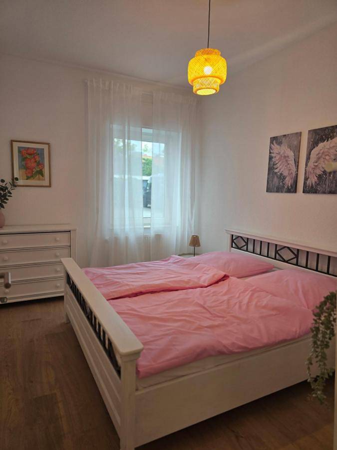 Ferien-Monteurswohnung 6,5 Schlafzimmer mit Garten und eigenen Parkplätzen im Hof in Warendorf, Kreis Warendorf