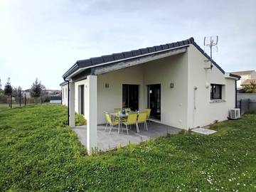 Gîte pour 6 personnes, avec jardin dans Courlay Sur Mer