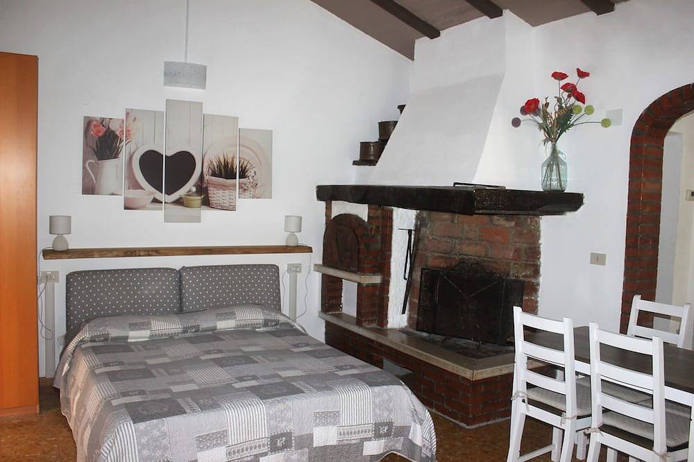 Studio op het platteland met zwembad, uitzonderlijk uitzicht, ideaal voor ontspanning en uitstapjes in Castelnuovo Magra, Italiaanse Rivièra