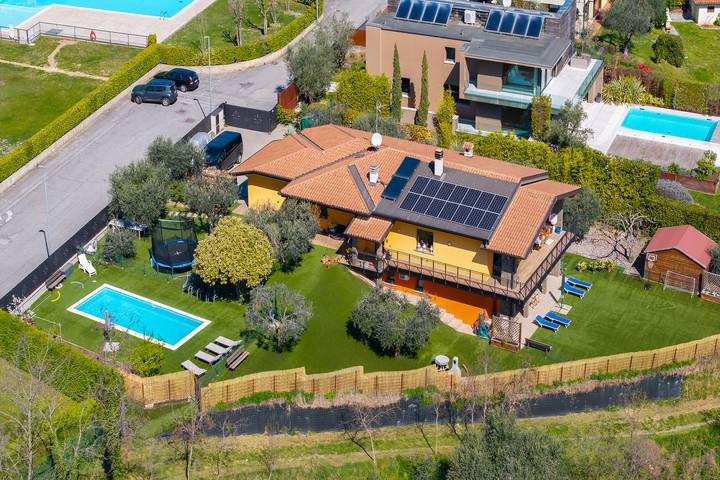 Ferienhaus für 6 Personen, mit Pool und Terrasse sowie Meerblick und Seeblick, kinderfreundlich in Gardasee-Lombardei - 2