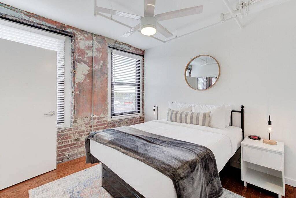 Ganze Wohnung, Historic Main St. Gem | Steps from Memphis Culture in Memphis, Tennessee