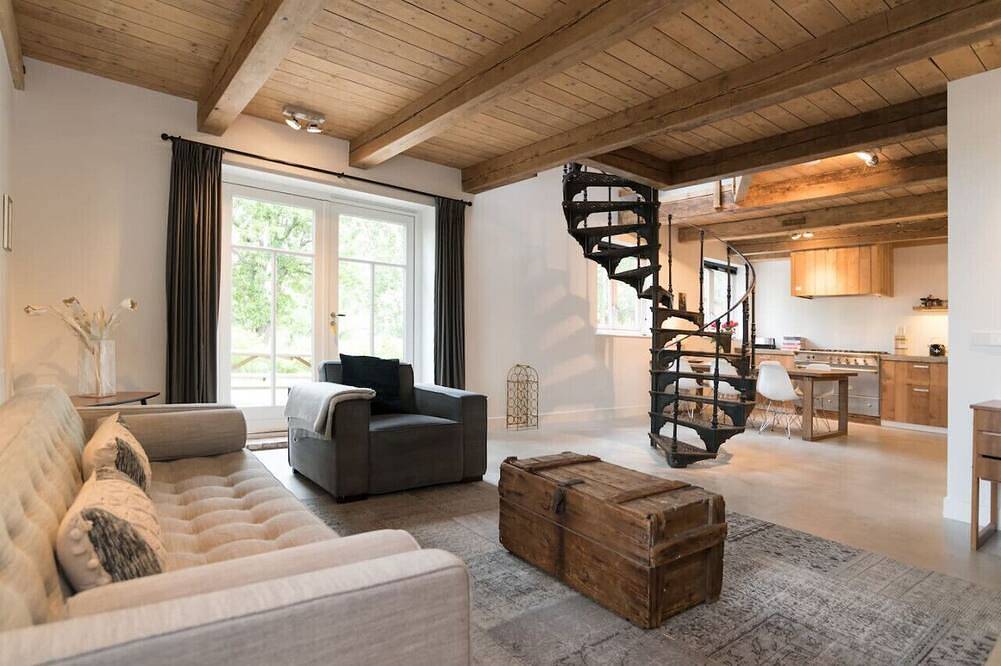 1. Stylish Fully Equipped Family Home with Big Garden in Abcoude, Groene Hart