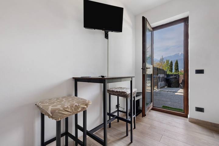Ganze Wohnung, Ferienwohnung 'Zoe' mit Bergblick, privatem Garten und Wlan in Bolognano (Arco), Arco