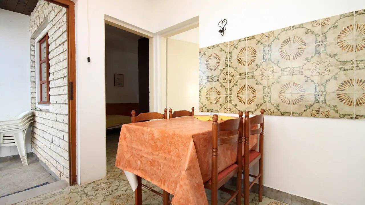 Cijeli apartman za odmor, Ferienwohnung für 5 Personen (30 m²) in Lavdara in Lavdara (Zadar), Sali
