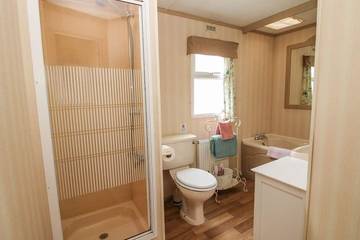 Static Caravan for 4 People in Shropshire, West Midlands, Photo 3