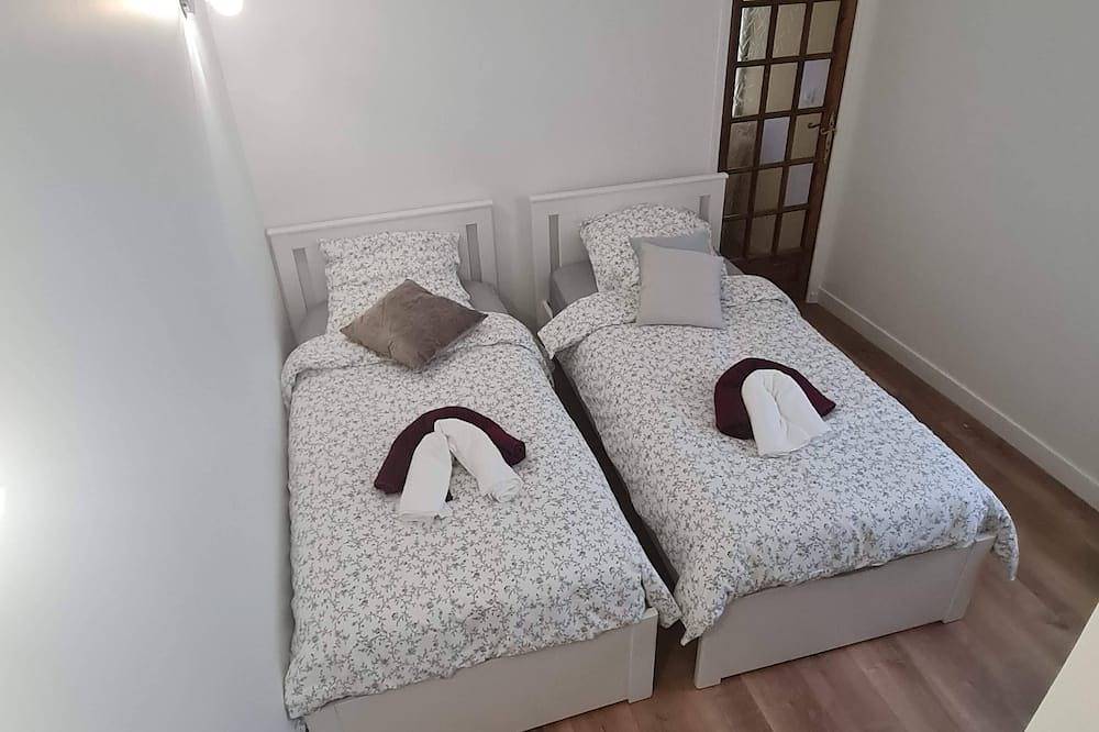 Maison Stade De France Paris Disney Parc Asterix in Saint-Denis, Seine-Saint-Denis