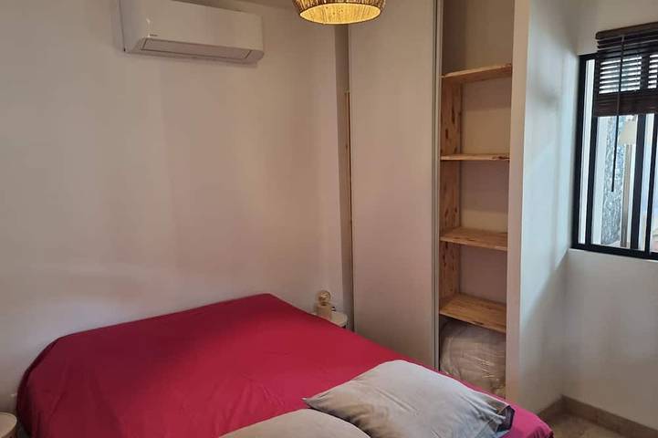 Gîte pour 4 personnes, avec jardin et terrasse à Saint-Étienne-du-Grès - 3