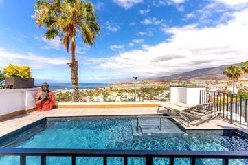 Villa für 8 Personen, mit Pool und Ausblick sowie Terrasse in Adeje