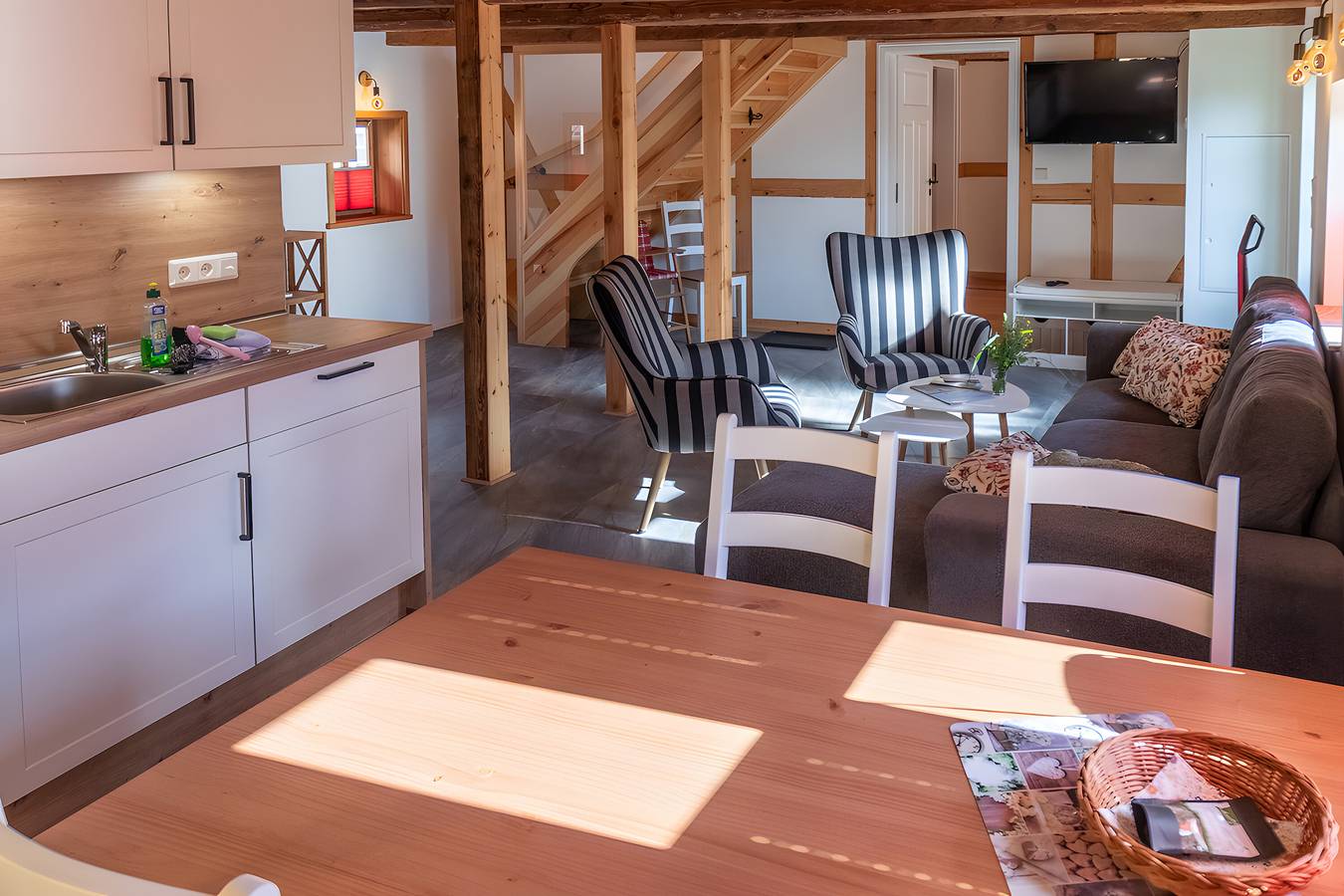 Ganze Wohnung, Ferienwohnung 'Scheibe' mit Bergblick und Wi-Fi in Bertsdorf-Hörnitz, Zittauer Gebirge