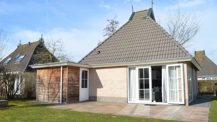 Bungalow für 6 Personen, mit Garten und Pool sowie Sauna, mit Haustier in Earnewâld