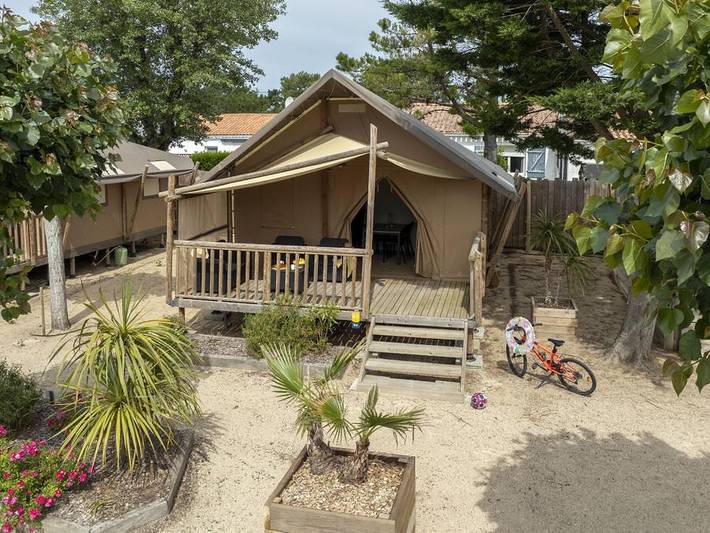 Camping pour 4 personnes, avec bassin pour enfant et piscine à Saint-Hilaire-de-Riez - 2