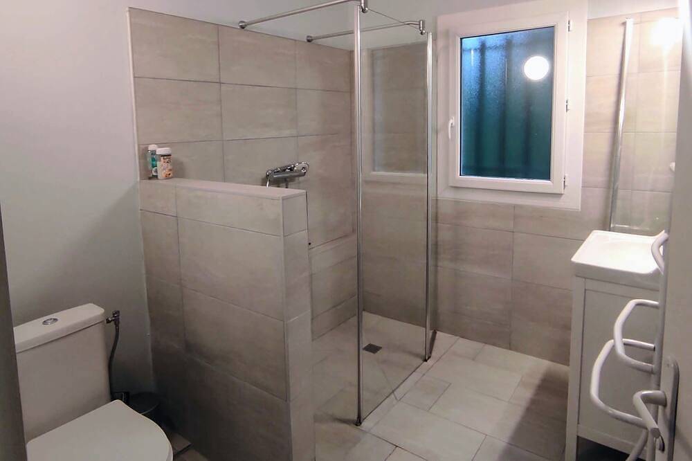 Appartement entier, Grand appartement T2 avec jardin à 5 minutes de l'hippodrome in Eysines, Région de Bordeaux