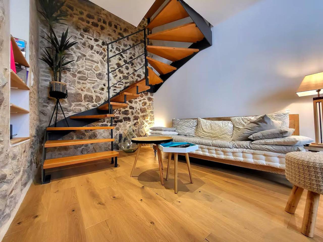 La Cathédrale Azuréenne - dans le vieil Antibes in Antibes, Region de Cannes