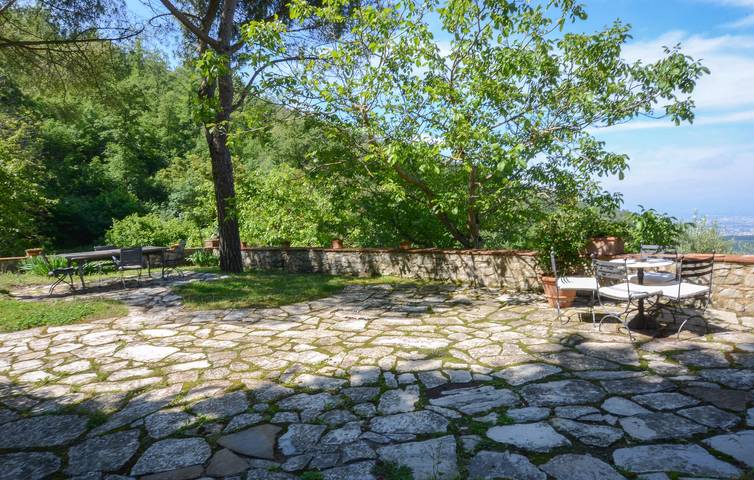 Moderno apartamento de 2 dormitorios con piscina, wifi y terraza cerca del centro de la ciudad in Sesto Fiorentino, Provincia de Firenze