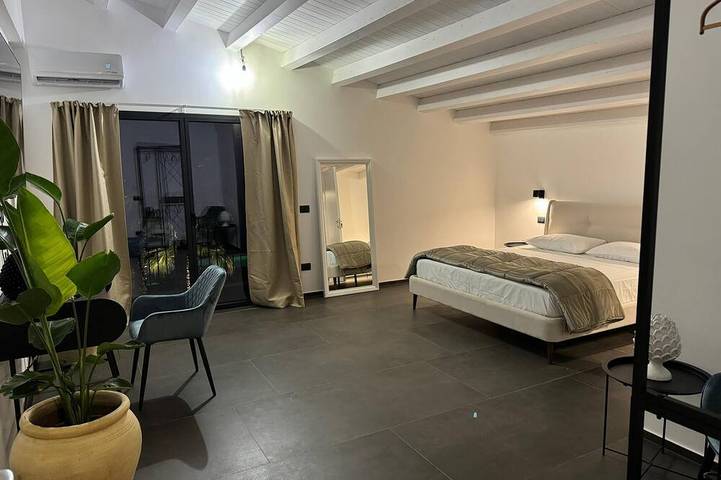 Luxury villa with pool & sweeping views - absolute privacy in Sicily in Caltagirone, Caltagirone region