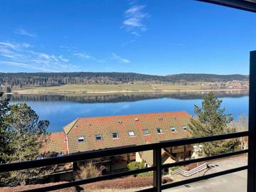 Gîte pour 4 personnes, avec vue et balcon à Malbuisson