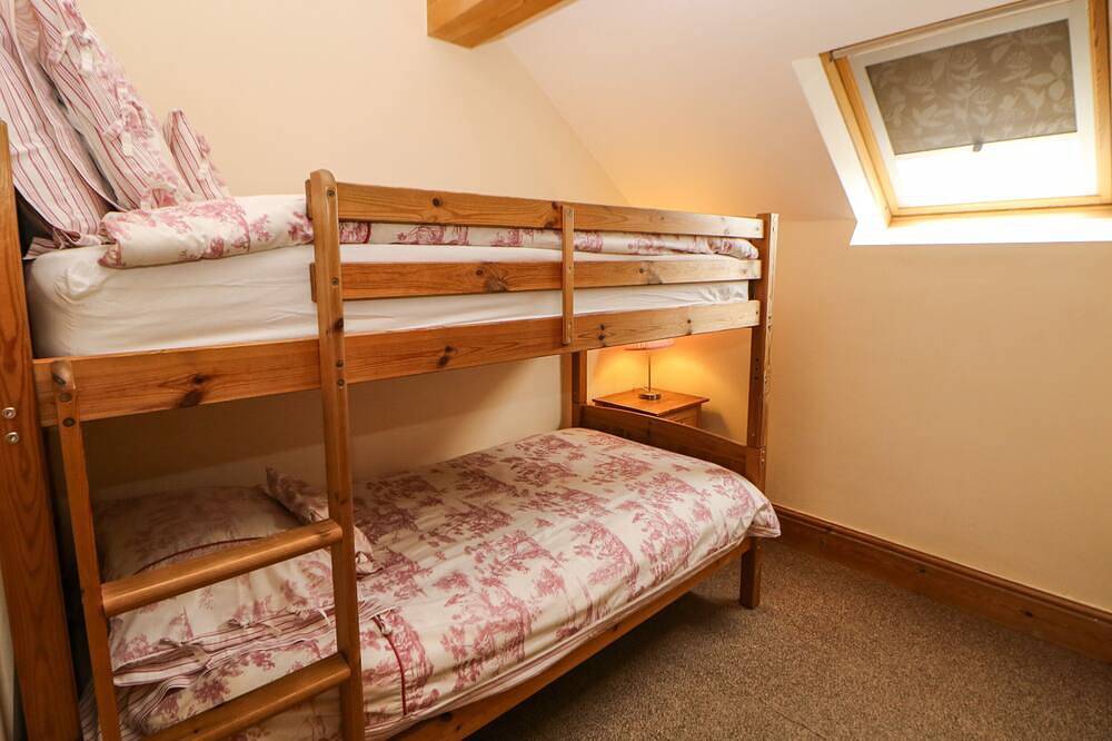 Bottomhouse Barn, pet friendly, luxury holiday cottage in Ipstones in Staffordshire