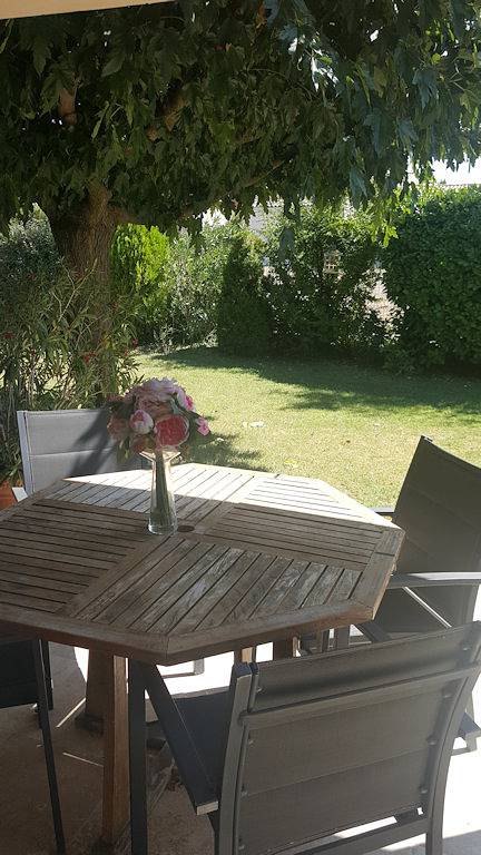 Gîte pour 3 personnes, avec terrasse ainsi que jardin et piscine dans le Vaucluse - 3