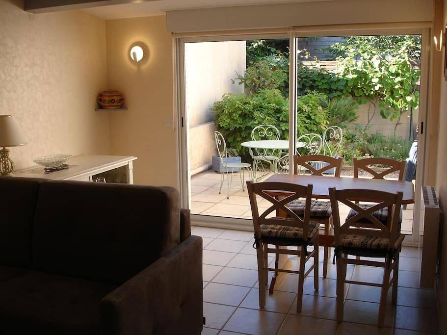Appartement entier, One-Bedroom Apartment in Saint-Jean-de-Védas, Côte méditerranéenne (France)