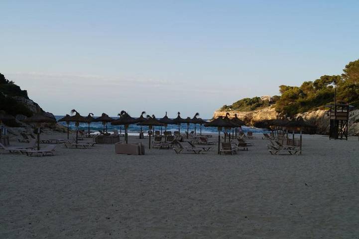 Finca für 6 Personen, mit Terrasse und Garten sowie Pool und Ausblick in Cala Mendia - 4
