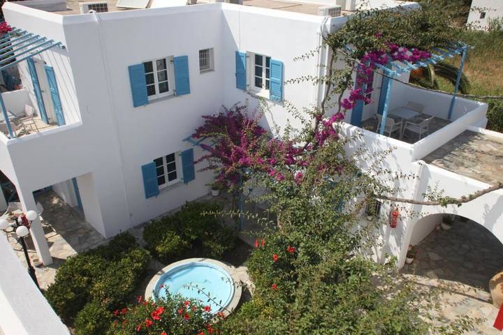 Maison d’hôte pour 2 personnes, avec jardin ainsi que balcon et vue dans Syros - 3