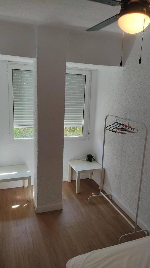 Location de vacances pour 6 personnes, avec terrasse, animaux acceptés à Manises - 3