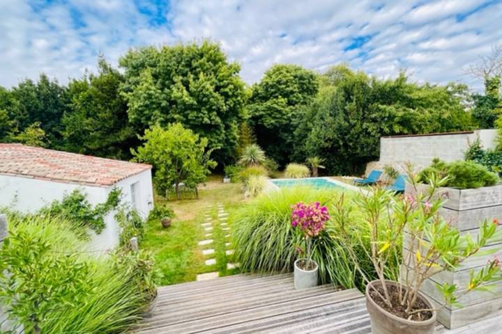 Ferienhaus für 8 Personen, mit Pool und Garten sowie Terrasse, kinderfreundlich in La Rochelle - 4