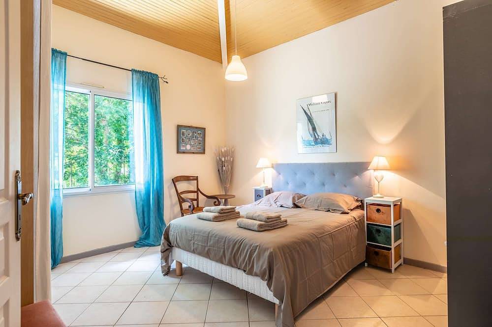 Villa Avec Piscine Chauffée au Calme in Taller (desambiguación), Region de Dax