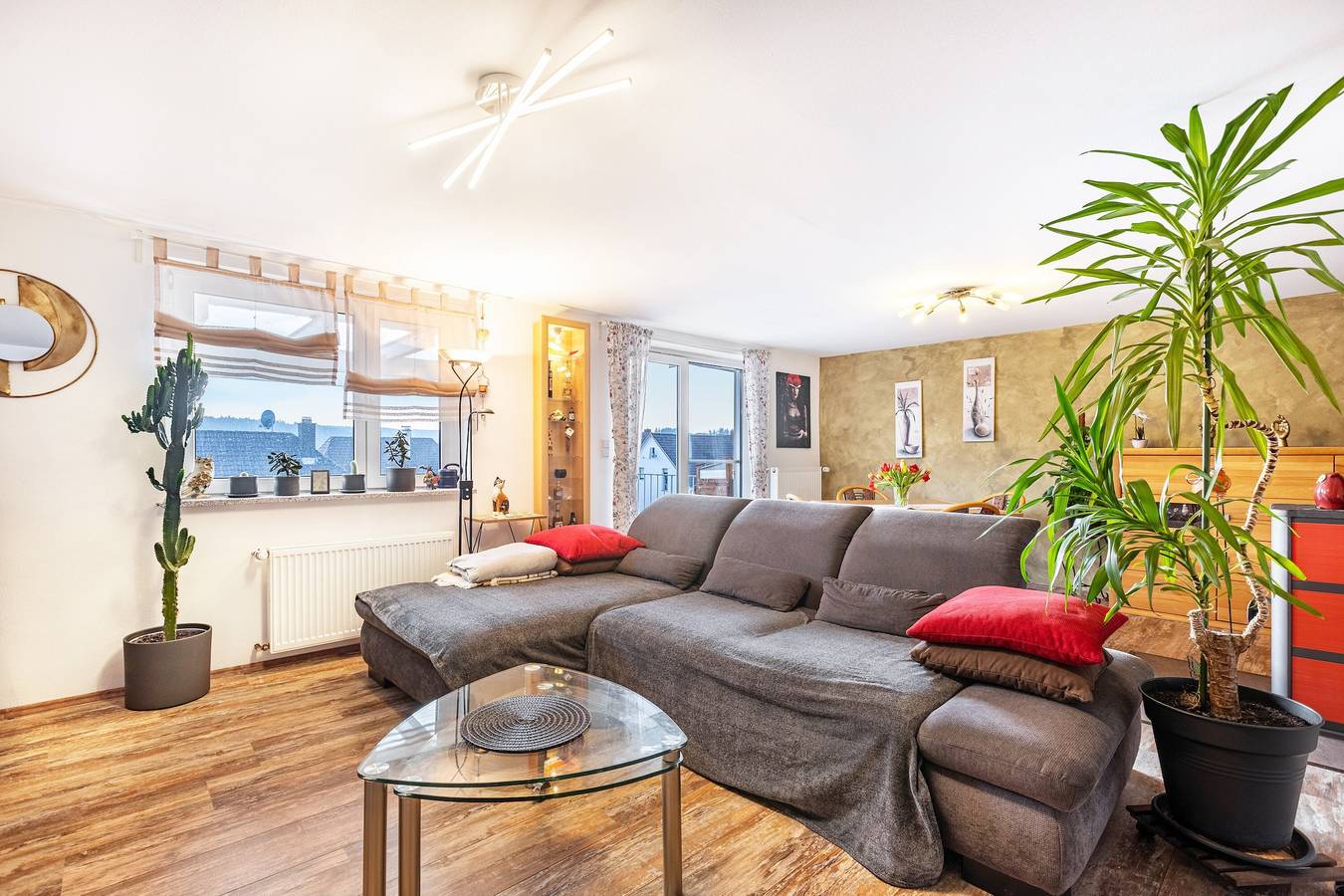 Entire apartment, Apartment 'Terrassenblick' with Mountain View, Private Terrace, and Wi-Fi in St. Georgen im Schwarzwald, Central Black Forest